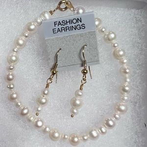 New Hand made real Freshwater Pearl bracelet and earring set